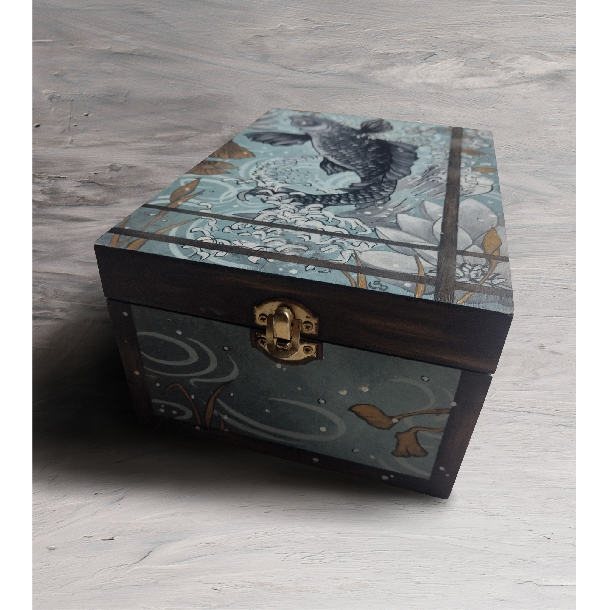 Peinture sur supports divers - peinture décorative réalisée à la main sur boîte d’inspiration japonaise aux motifs raffinés