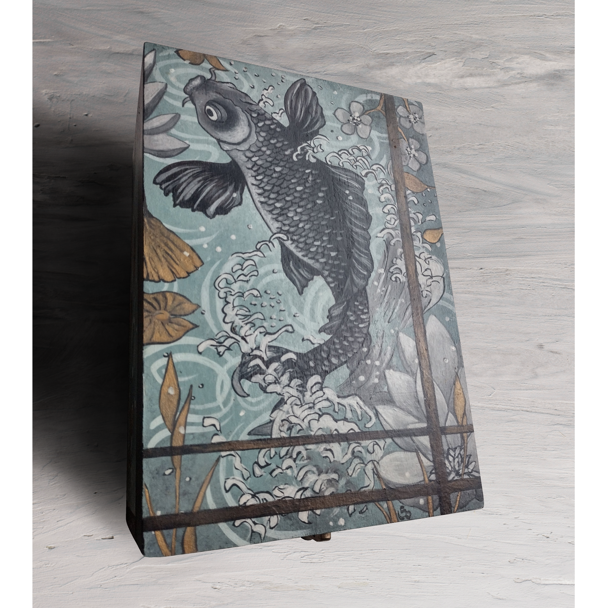 Peinture sur supports divers - détail de peinture décorative sur boîte d’inspiration japonaise, travail artistique minutieux