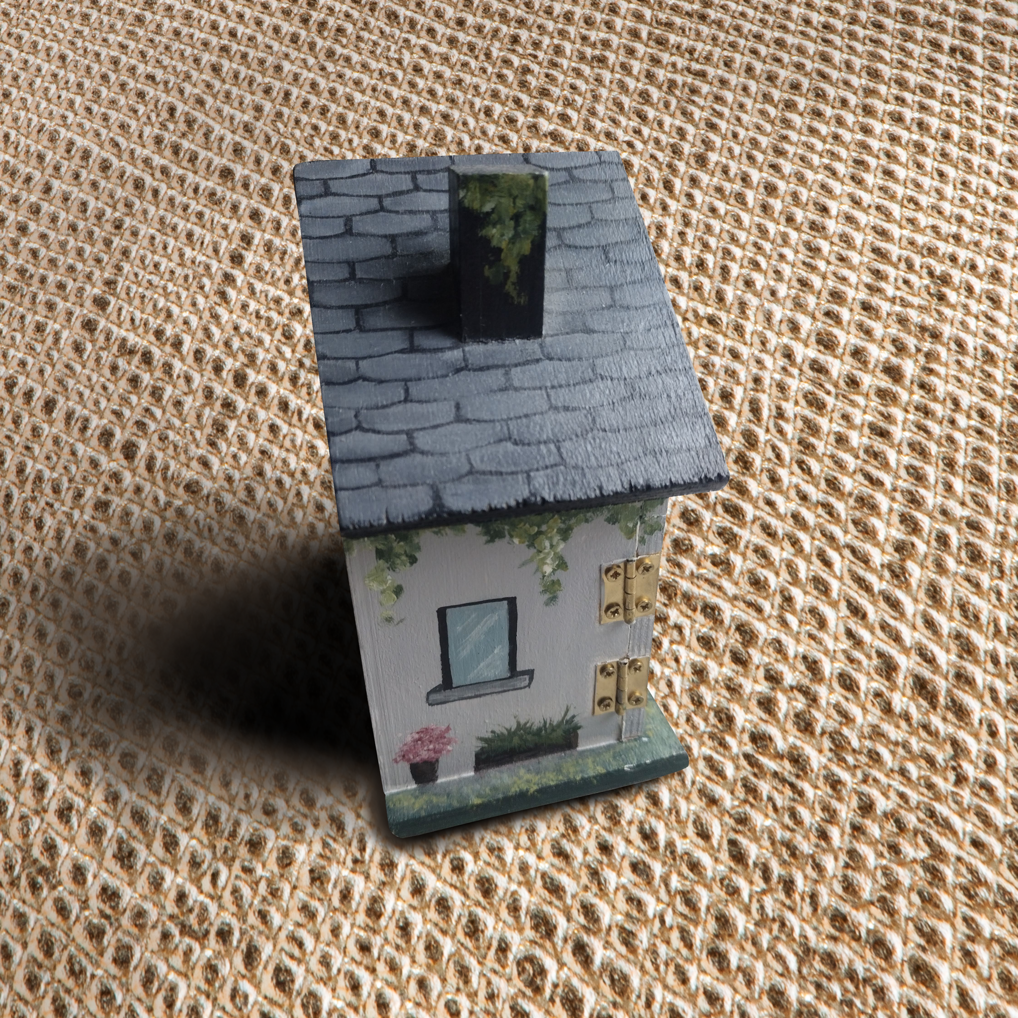 Peinture sur supports divers – tirelire enfant en forme de maison en bois, décoration peinte à la main et personnalisée