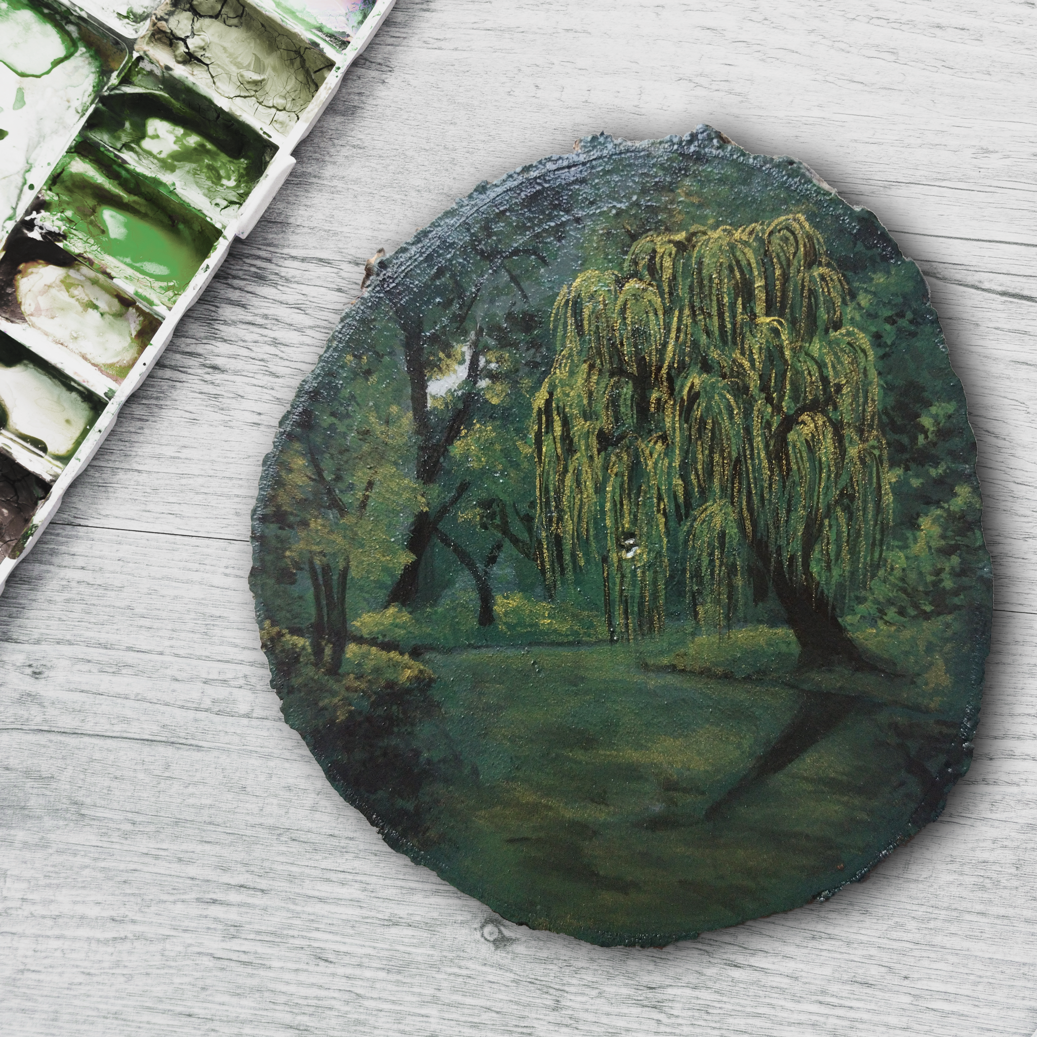 Rondin de bois peint à la main, peinture sur bois paysage, nature, sol pleureur près de l'eau